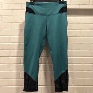 Zella Capri Mesh Detail Leggings, Medium